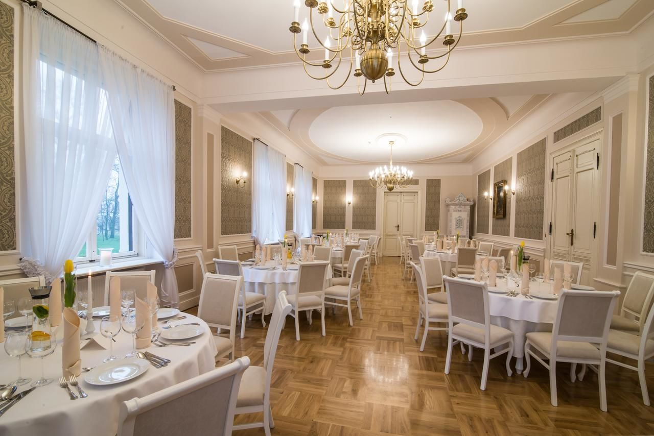 Отели типа «постель и завтрак» Pałac w Orli - pokoje, restauracja Koźmin