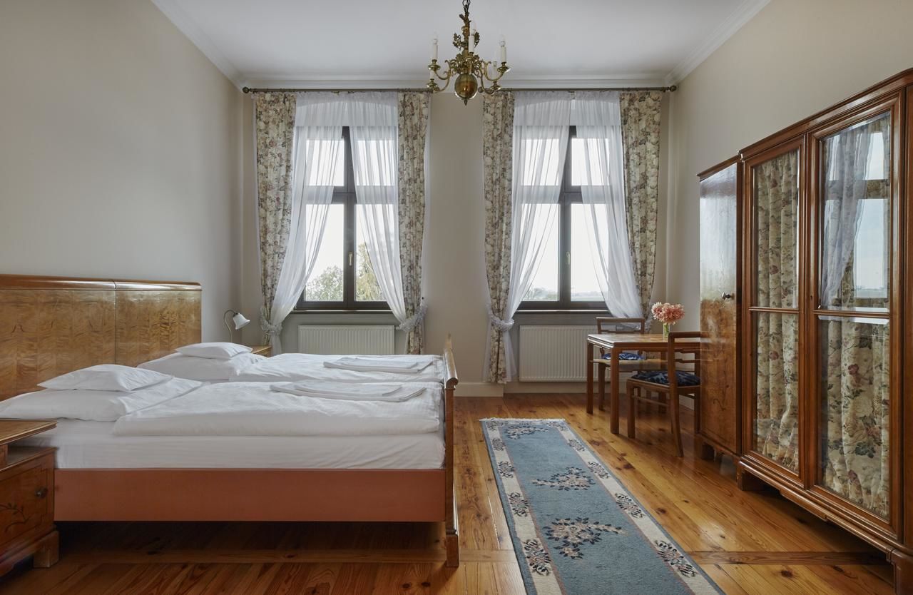 Отели типа «постель и завтрак» Pałac w Orli - pokoje, restauracja Koźmin-8